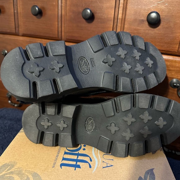 Practically NIB Softt black booties - Picture 6 of 10